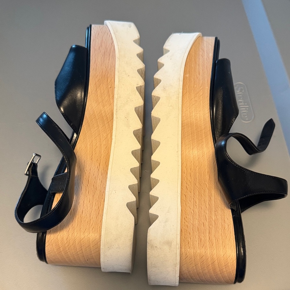 Stella McCartney Black Leather Platform Sandals with Wood-Effect Wedge - Picture 5 of 7